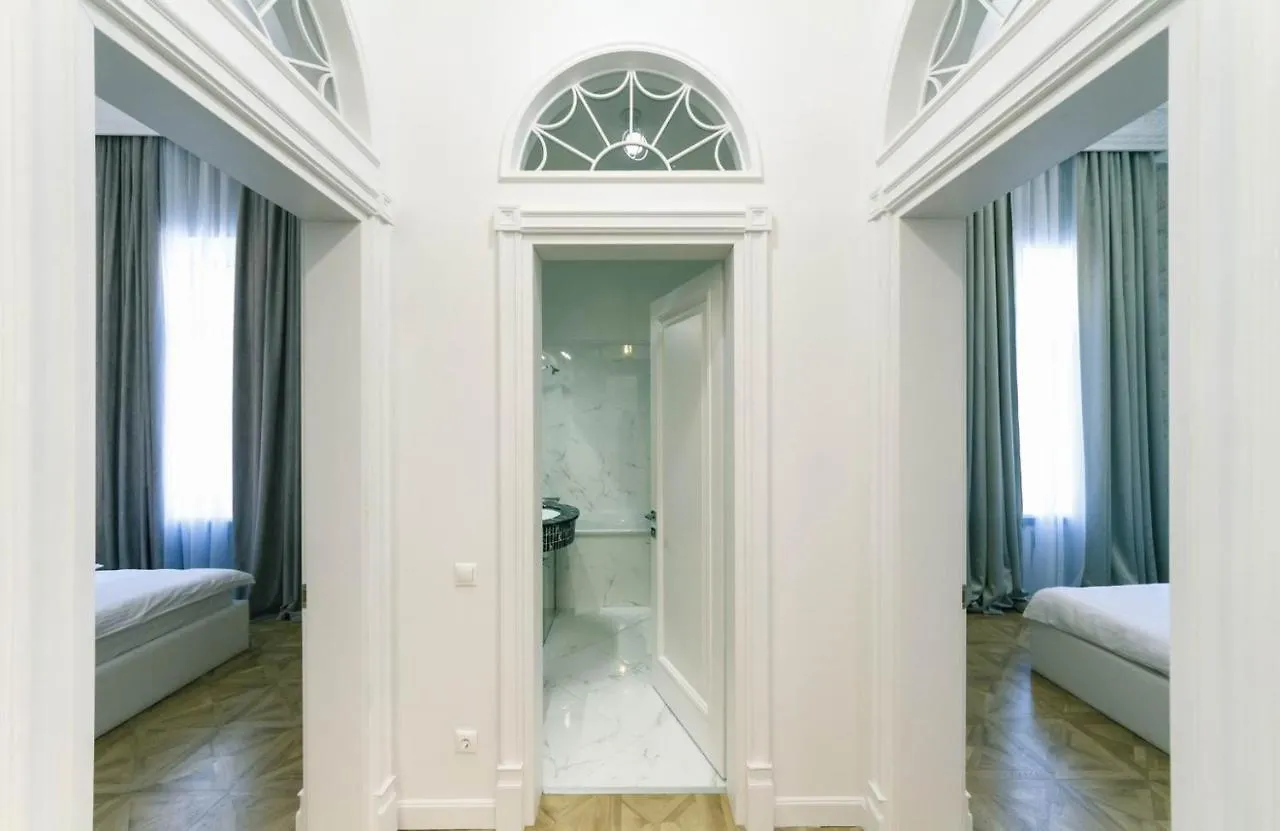 Luxury Beatiful Apartment On Pyshkinska Street Kiev