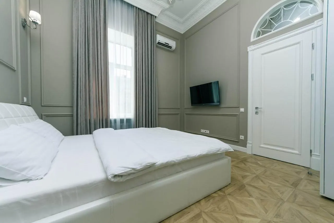 Luxury Beatiful Apartment On Pyshkinska Street Kiev