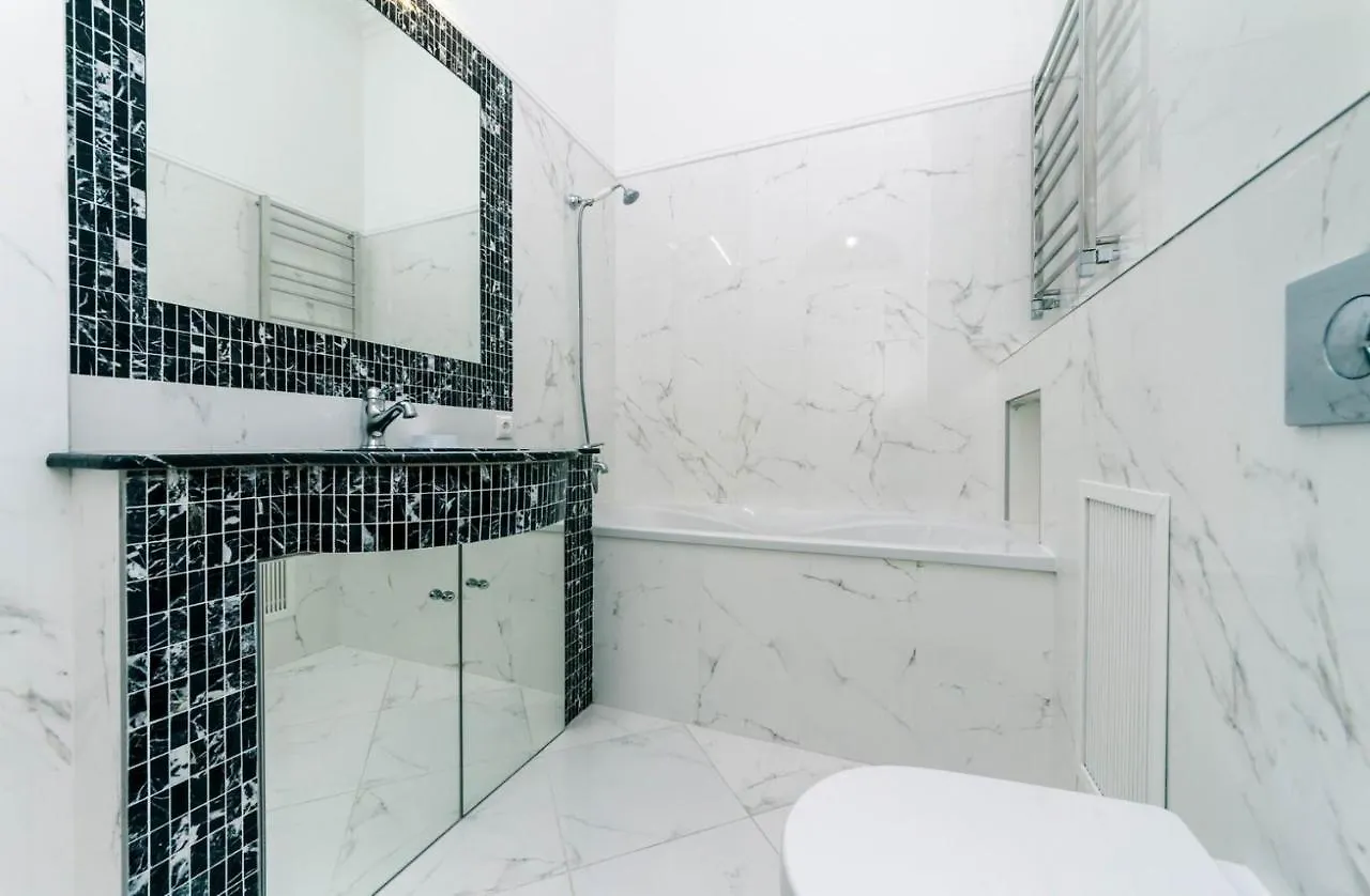 Luxury Beatiful Apartment On Pyshkinska Street Kiev