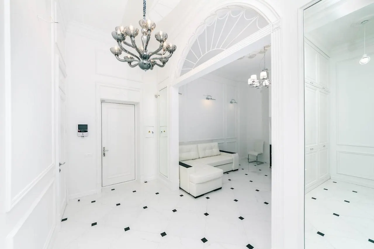 Luxury Beatiful Apartment On Pyshkinska Street Kiev Oekraïne