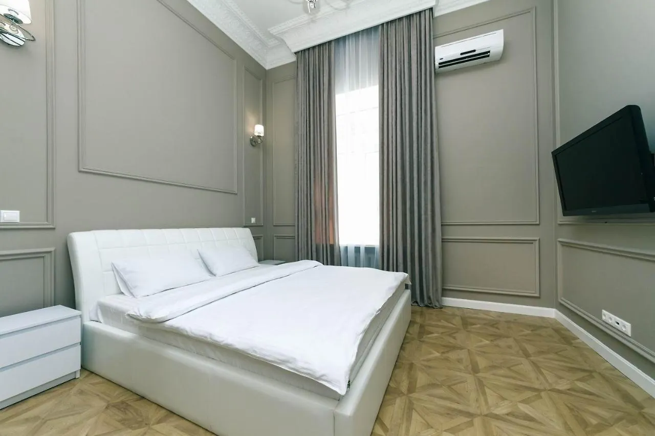 Luxury Beatiful Apartment On Pyshkinska Street Kiev 0*,