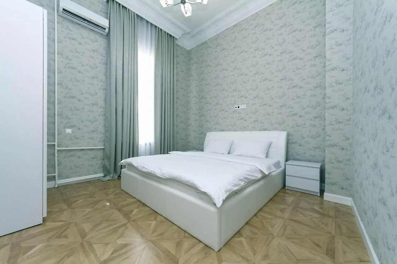 Luxury Beatiful Apartment On Pyshkinska Street Kyiv Ukraine