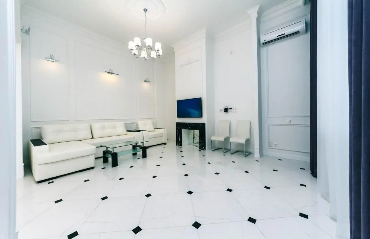 Luxury Beatiful Apartment On Pyshkinska Street Киев 0*,  Украина