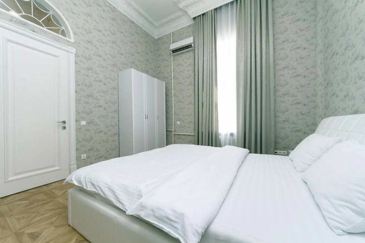 Luxury Beatiful Apartment On Pyshkinska Street Kyiv